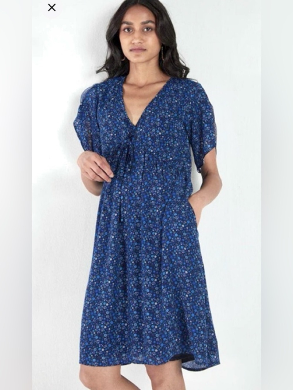 REISTOR FLORAL V- NECK DRESS SIZE MEDIUM SUSTAINABLE COTTON
